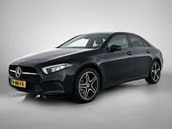 Donker kosmoszwart metaalkleur metallic Gebruikt 2021 Mercedes 250 Premium Plus Sedan | € 32.745