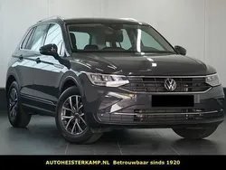 Grijs Gebruikt 2023 VW Tiguan SUV | € 45.950 (Iets duurder)