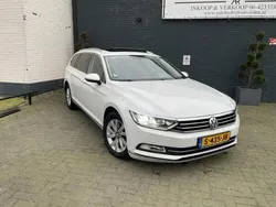 Wit Gebruikt 2017 VW Passat Highline Stationwagen | € 16.948 (Eerlijke prijs)