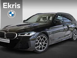 Zwart Gebruikt 2022 BMW 530e Executive Stationwagen | € 46.900 (Iets duurder)