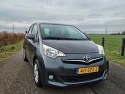 Grijs Gebruikt 2011 Toyota Verso-S MPV | € 8.499 (Eerlijke prijs)