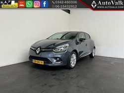 Grijs Gebruikt 2018 Renault Clio IV LIMITED Hatchback | € 7.449 (Eerlijke prijs)