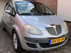 Blauw Gebruikt 2007 Lancia Musa MPV | € 2.900 (Eerlijke prijs)