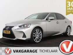 Grijs, metallic lak Gebruikt 2017 Lexus IS300h Sedan | € 19.399 (Goede deal)