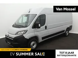 Grijs Nieuw 2025 Opel Movano Van | € 39.940 (Goede deal)