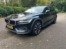 Zwart, metallic lak Gebruikt 2020 Volvo V60 CC Stationwagen | € 24.999 (Super prijs)