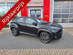 Zwart Gebruikt 2024 Toyota Yaris Cross X-plore SUV | € 29.900 (Duur)