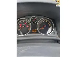 Grijs Gebruikt 2008 Opel Zafira MPV | € 2.250 (Eerlijke prijs)