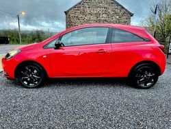 Rood Gebruikt 2017 Opel Corsa Edition Sedan | € 10.950