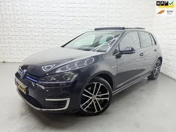 Zwart, metallic lak Gebruikt 2015 VW Golf VII GTE Hatchback | € 10.999 (Goede deal)