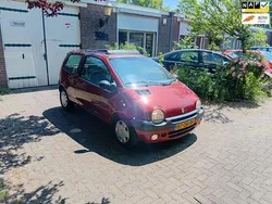 Rood Gebruikt 1999 Renault Twingo Komfort Hatchback | € 1.299 (Eerlijke prijs)