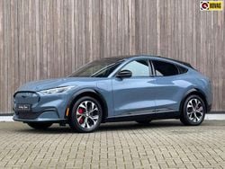 Blauw Gebruikt 2023 Ford Mustang Mach-E Premium SUV | € 37.900 (Eerlijke prijs)
