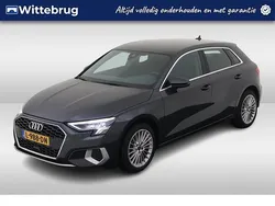 Grijs, metallic lak Gebruikt 2021 Audi A3 Sportback Business Hatchback | € 25.950 (Eerlijke prijs)