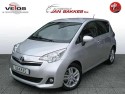 Grijs Gebruikt 2011 Toyota Verso-S MPV | € 8.450 (Eerlijke prijs)