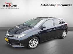 Grijs Gebruikt 2017 Toyota Auris Hatchback | € 17.900