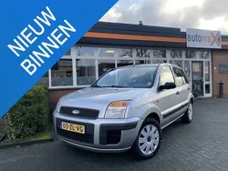 Grijs, metallic lak Gebruikt 2008 Ford Fusion Cool & Sound Edition MPV | € 2.450 (Eerlijke prijs)