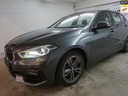 Grijs Gebruikt 2019 BMW 118 Executive Hatchback | € 19.750 (Eerlijke prijs)