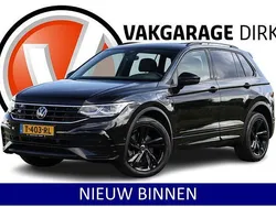 Zwart Gebruikt 2022 VW Tiguan R-line SUV | € 33.840 (Eerlijke prijs)