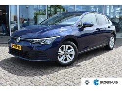 Blauw Gebruikt 2023 VW Golf VIII Business Hatchback | € 26.900 (Goede deal)