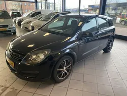Zwart Gebruikt 2005 Opel Astra Enjoy Hatchback | € 2.495 (Iets duurder)
