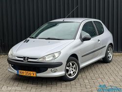 Grijs Gebruikt 2002 Peugeot 206 Hatchback | € 895 (Eerlijke prijs)