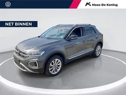 Grijs Gebruikt 2024 VW T-Roc Style SUV | € 33.440 (Eerlijke prijs)