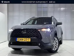 Manhattan grey metallic (grijs metallic) Gebruikt 2024 Toyota Corolla Cross Active SUV | € 33.699 (Goede deal)