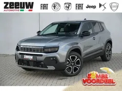 Grijs, metallic lak Nieuw 2025 Jeep Avenger Summit SUV | € 38.450 (Eerlijke prijs)