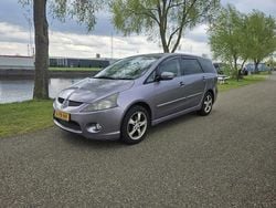 Rood Gebruikt 2004 Mitsubishi Grandis Intense MPV | € 950