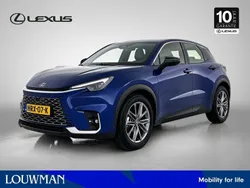Blauw, metallic lak Gebruikt 2024 Lexus LBX SUV | € 42.950 (Eerlijke prijs)