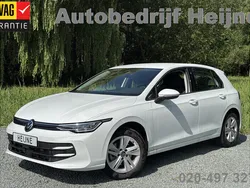 Wit Gebruikt 2024 VW Golf VIII Life Hatchback | € 28.745 (Goede deal)