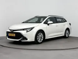 Wit Gebruikt 2024 Toyota Corolla Active Stationwagen | € 29.950 (Eerlijke prijs)