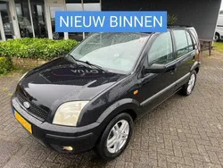 Zwart Gebruikt 2002 Ford Fusion Trend MPV | € 1.445 (Eerlijke prijs)