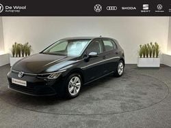 Zwart Gebruikt 2022 VW Golf VIII Life Hatchback | € 19.395 (Goede deal)