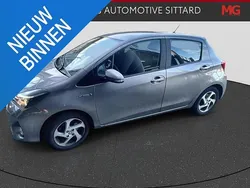 Bruin Gebruikt 2015 Toyota Yaris Hatchback | € 12.950 (Eerlijke prijs)