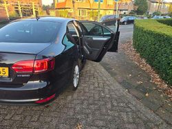 Zwart Gebruikt 2013 VW Jetta Highline Sedan | € 9.200 (Duur)