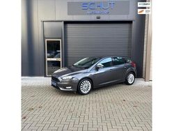 Grijs Gebruikt 2015 Ford Focus Sedan | € 6.950 (Eerlijke prijs)