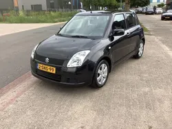 Zwart, metallic lak Gebruikt 2007 Suzuki Swift Hatchback | € 3.950 (Iets duurder)