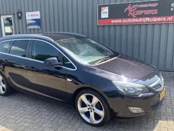 Zwart Gebruikt 2012 Opel Astra Sport Stationwagen | € 3.450 (Eerlijke prijs)