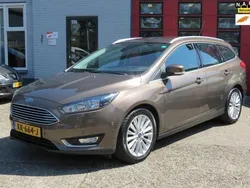 Bruin Gebruikt 2016 Ford Focus Titanium Stationwagen | € 6.950 (Goede deal)
