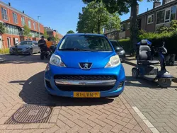 Blauw Gebruikt 2010 Peugeot 107 Urban Move Hatchback | € 1.850 (Eerlijke prijs)