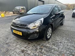 Zwart Gebruikt 2013 Kia Rio Comfort Hatchback | € 4.950 (Goede deal)