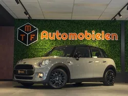 Grijs, metallic lak Gebruikt 2017 Mini ONE Business Hatchback | € 7.998