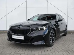 Zwart Nieuw 2025 BMW 550e Comfort Edition Stationwagen | € 110.671 (Eerlijke prijs)