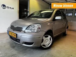 Grijs Gebruikt 2003 Toyota Yaris Sol Hatchback | € 1.795 (Eerlijke prijs)