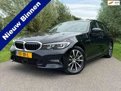 Zwart Gebruikt 2021 BMW 330e Comfort Edition Stationwagen | € 32.950 (Eerlijke prijs)