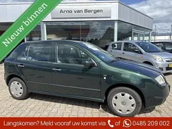 Groen, metallic lak Gebruikt 2002 Skoda Fabia Comfort Hatchback | € 1.999 (Eerlijke prijs)