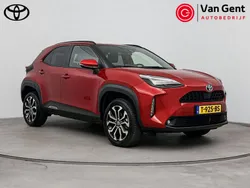 Rood Gebruikt 2023 Toyota Yaris Cross SUV | € 28.999 (Eerlijke prijs)