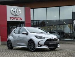 Grijs Gebruikt 2022 Toyota Yaris Hybrid Active Hatchback | € 20.499 (Eerlijke prijs)