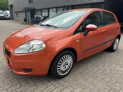 Oranje, metallic lak Gebruikt 2007 Fiat Grande Punto Dynamic Hatchback | € 900 (Eerlijke prijs)